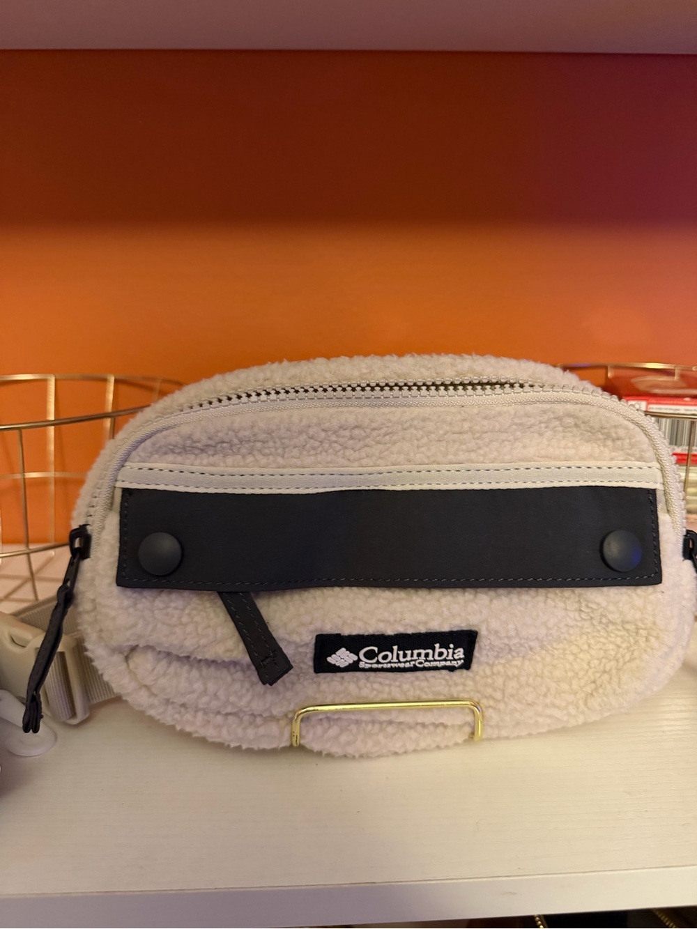 COLUMBIA Cream Sherpa Waist Bag(NWT)